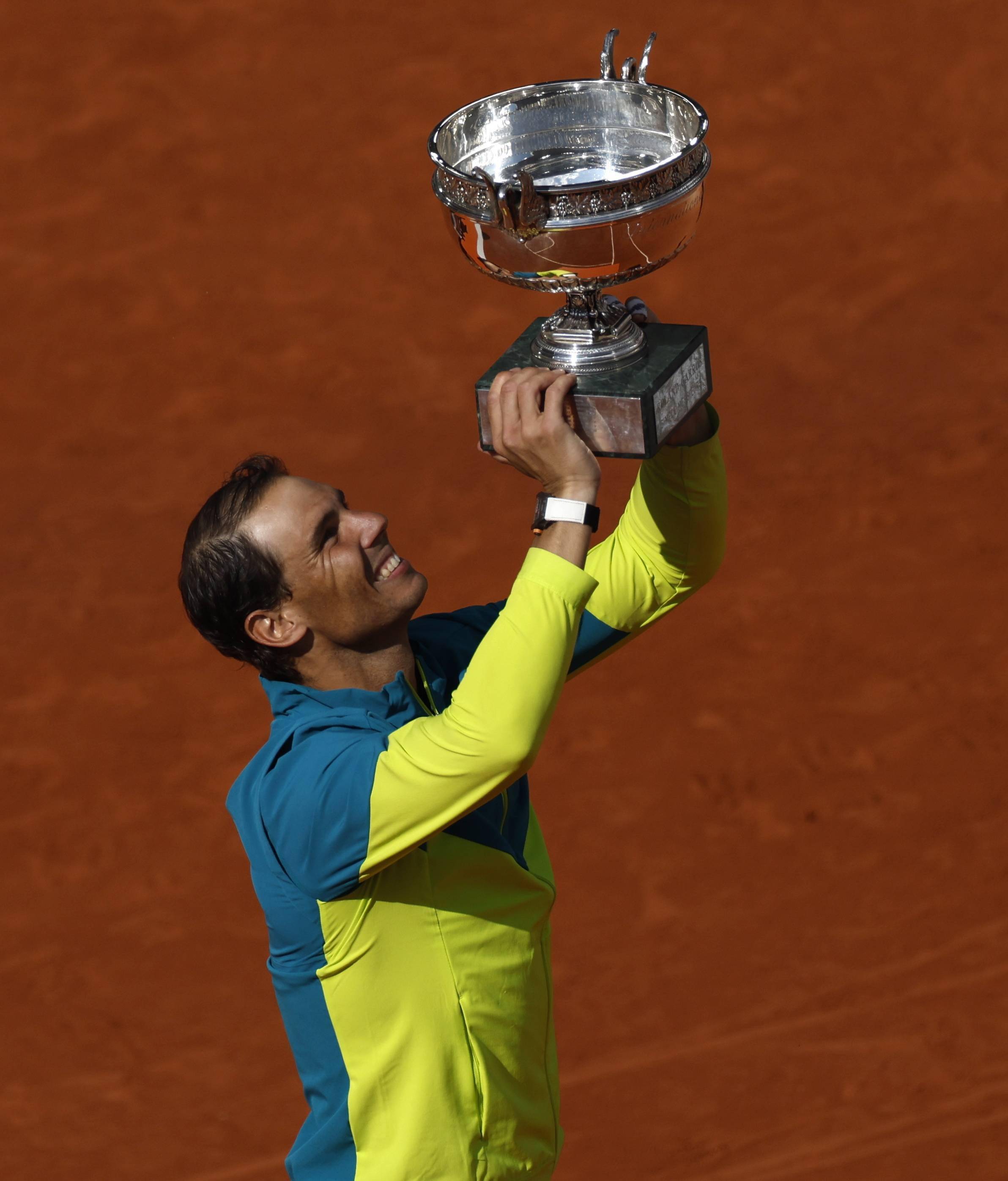 英国网球队绝杀世界网球队，纳达尔打破历史纪录