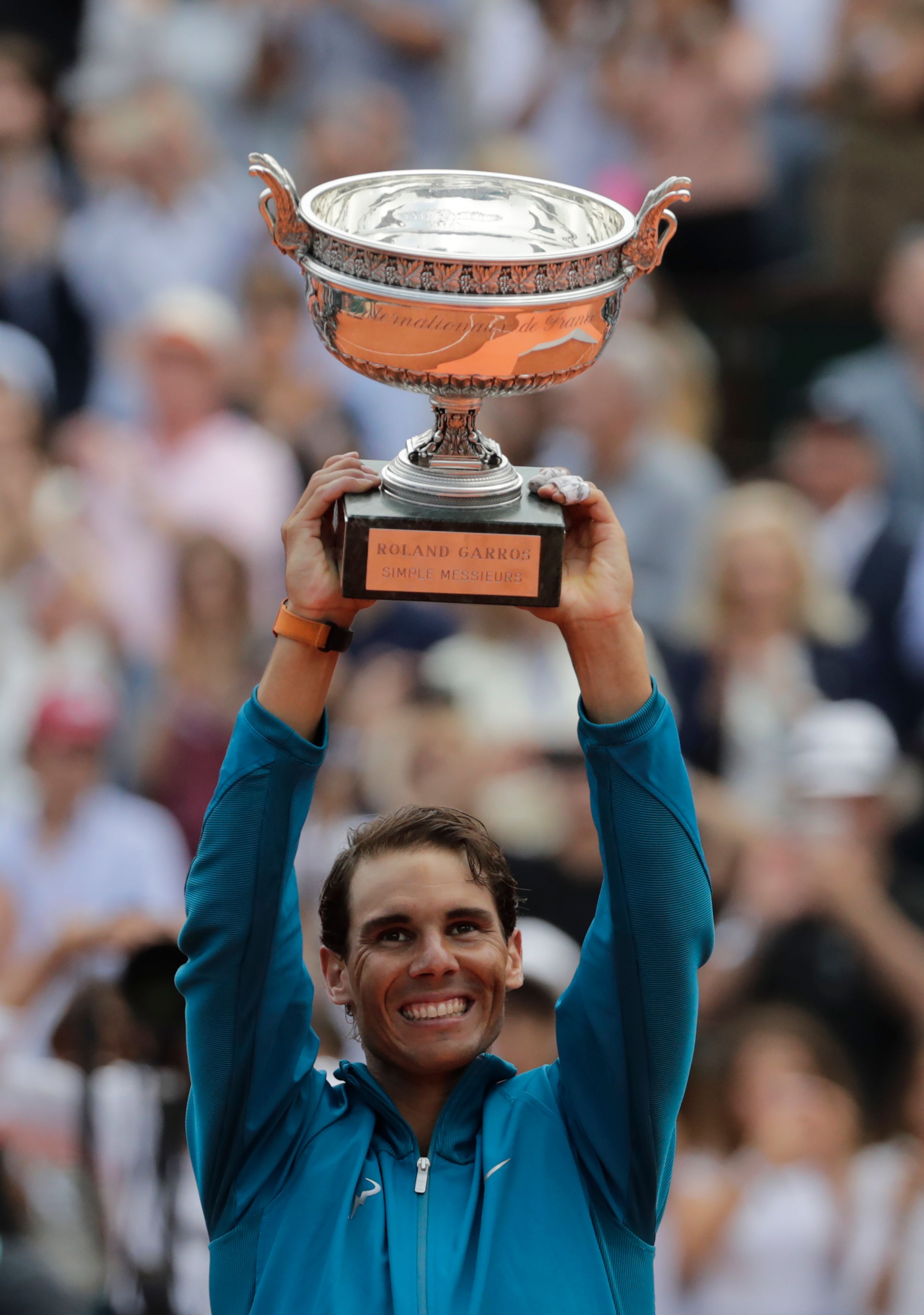 英国网球队绝杀世界网球队，纳达尔打破历史纪录