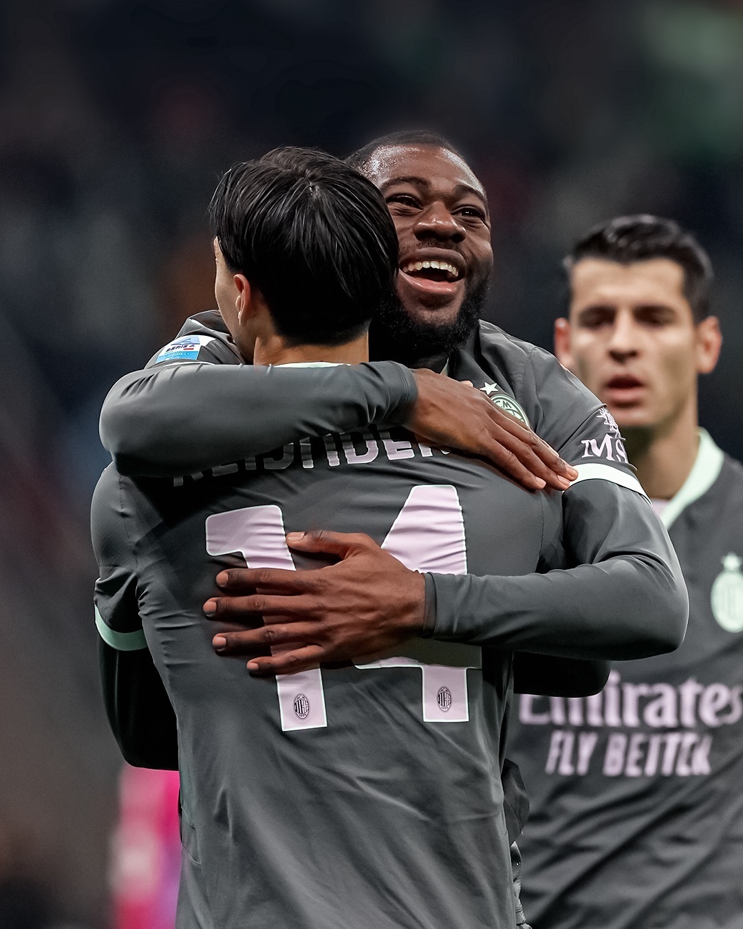 塞维利亚完胜AC米兰，孔德带队取胜