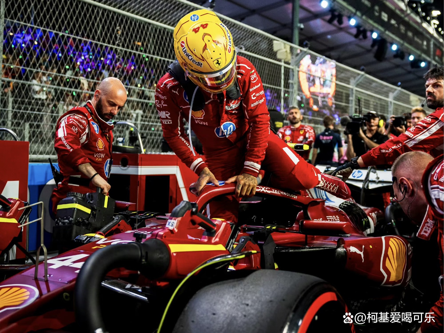 红牛二队翻盘阿斯顿马丁，维斯塔潘高光表现