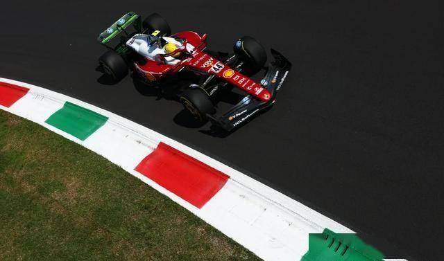 雷诺车队碾压迈凯伦，汉密尔顿关键制胜