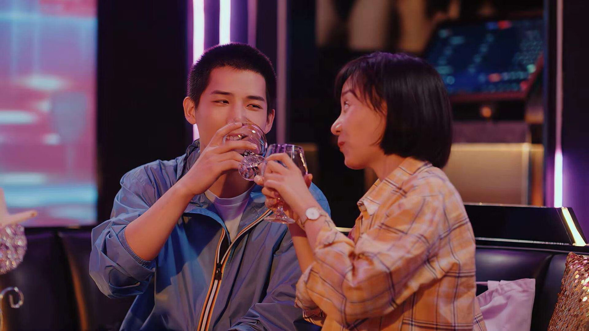 爱游戏tv-从美加墨绿茵场到NBA硬木地板，巅峰对决的永恒魅力