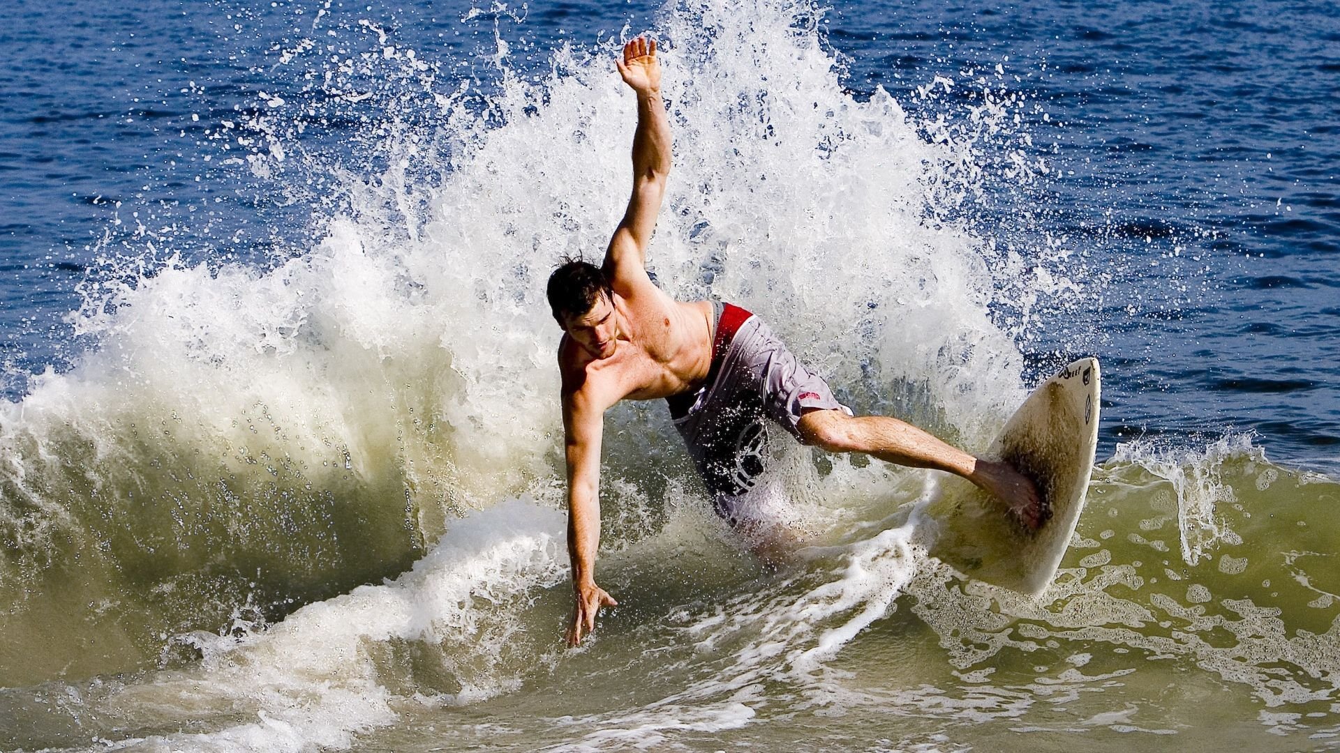 从九号到唯一，努涅斯用一粒进球，击碎了所有平行宇宙