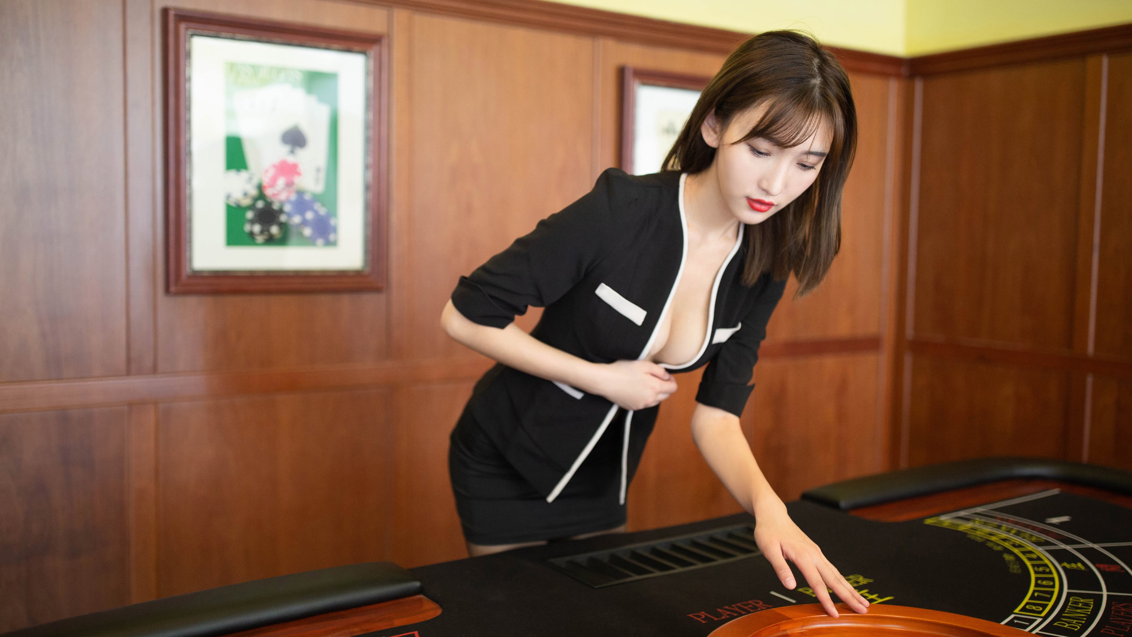 美利坚铁骑踏碎罗马城墙!德甲争冠夜见证跨越两千年的历史重演